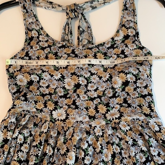 Forever 21 sunflower rayon sleeveless tunic blouse with open back small - Picture 9 of 10